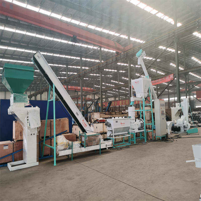 118KW خط تولید گلوله چوبی 1000-2000kg/H 2000*500*600cm کابینت کنترل الکتریکی